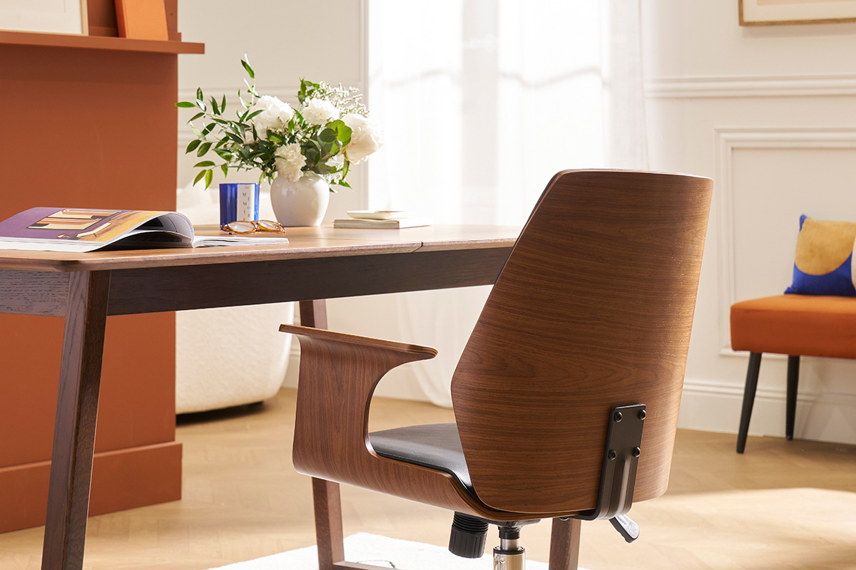 Sedia da ufficio con rotelle design nero, legno scuro noce e acciaio cromato RUFIN