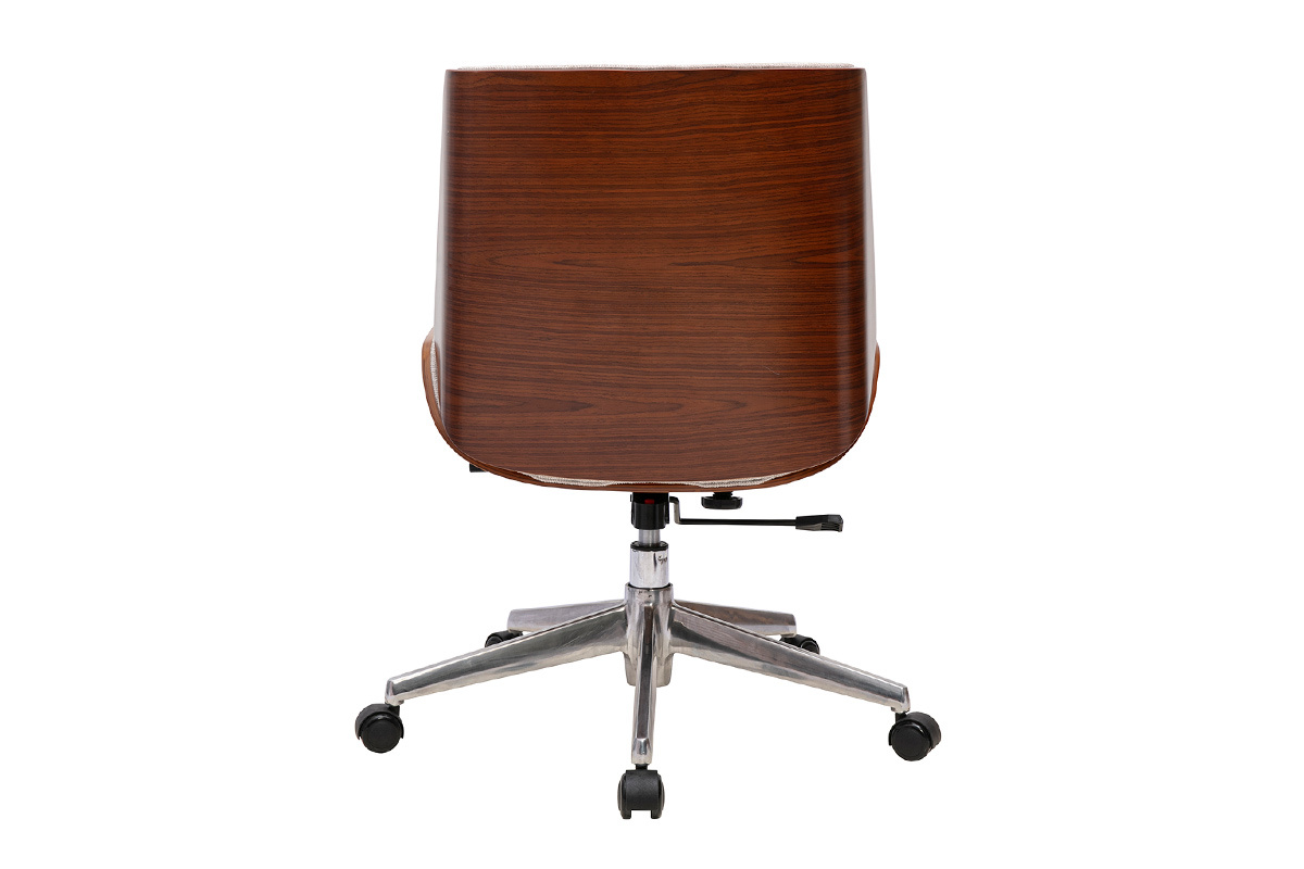 Vista posteriore della sedia da ufficio in legno scuro con ruote e base cromata.