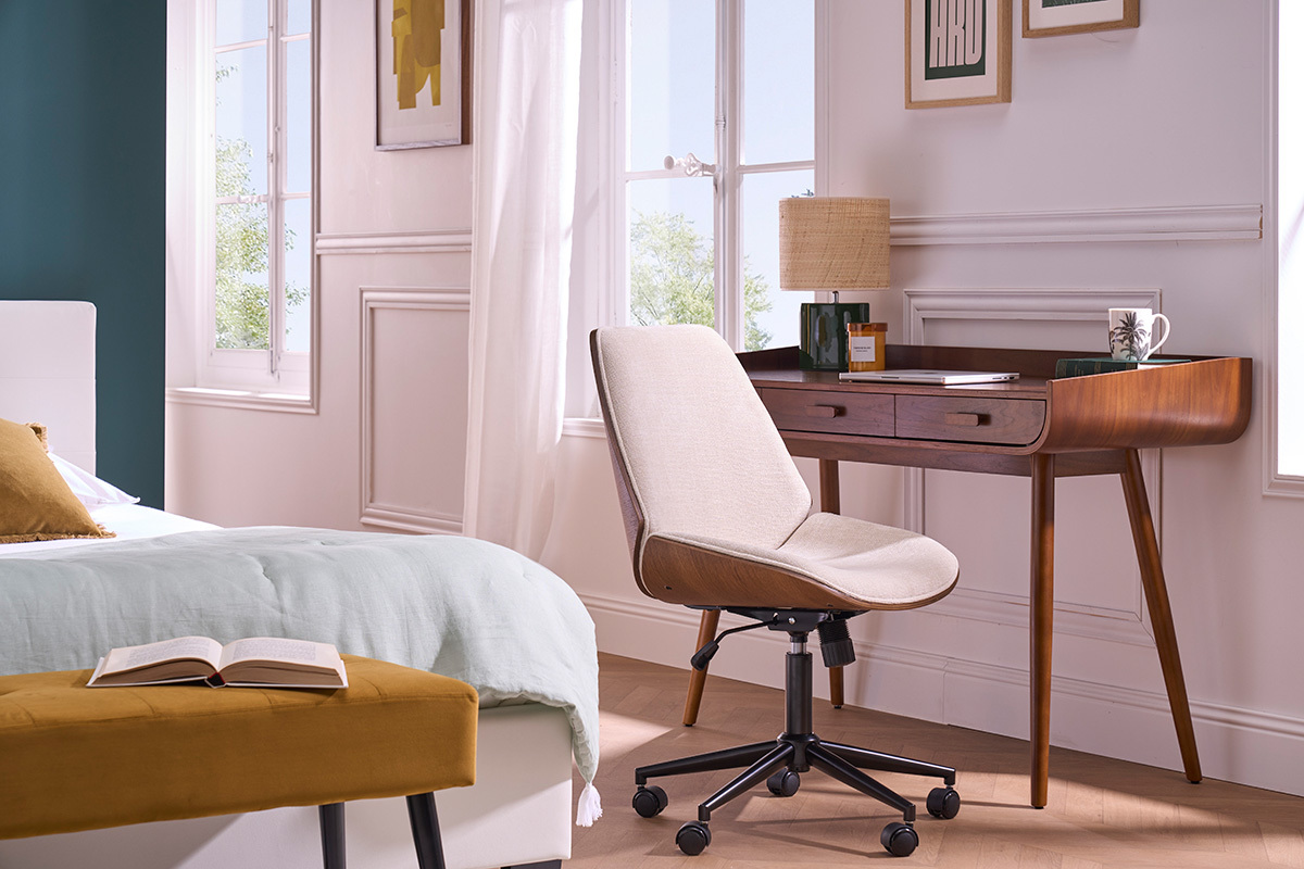 Sedia da ufficio girevole in legno e tessuto effetto velluto beige DOUGLAS