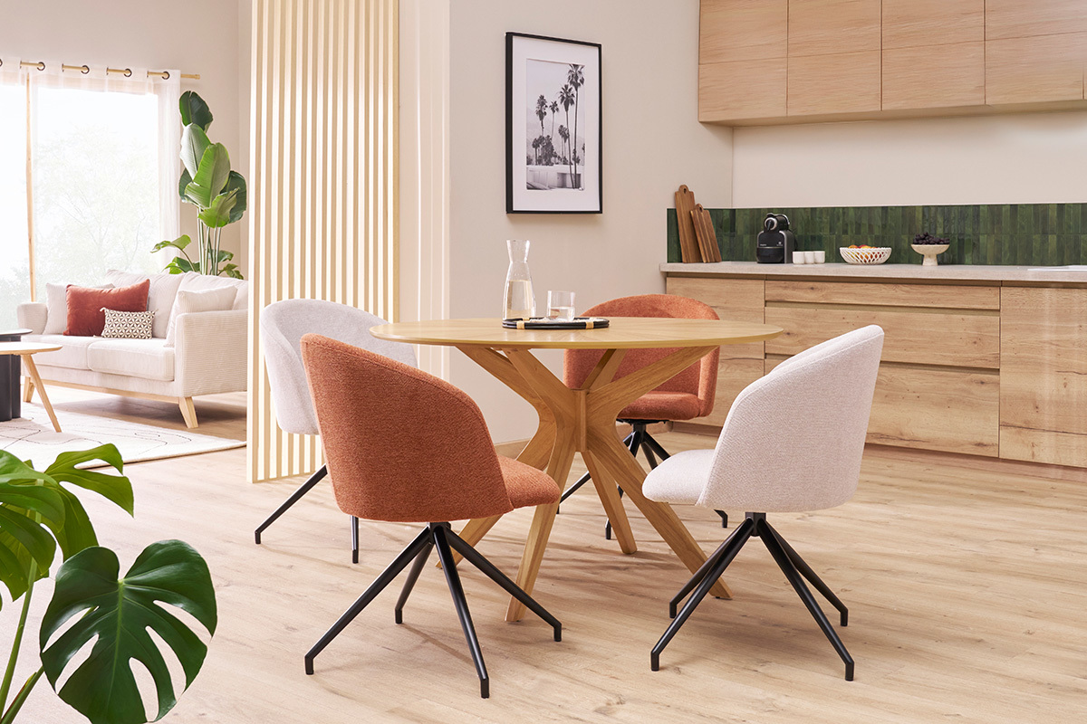 Sedia design girevole a 360� in tessuto effetto velluto beige e metallo nero VANITY