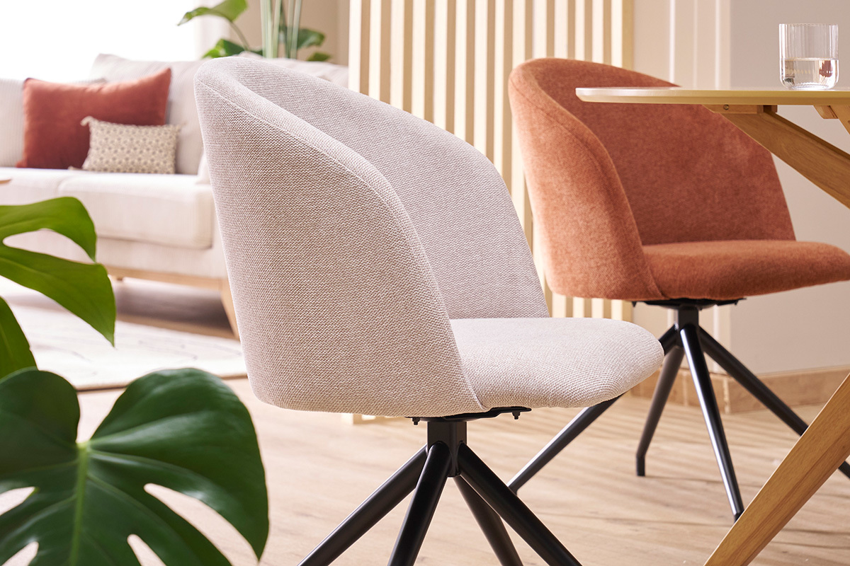 Sedia design girevole a 360� in tessuto effetto velluto beige e metallo nero VANITY