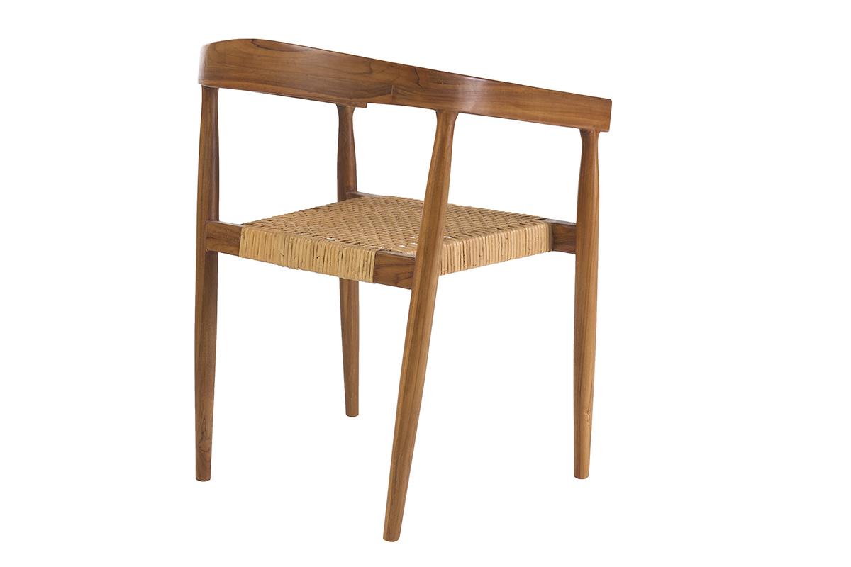 Sedia in teak massello e cannage in rattan, vista di profilo, design etnico e vintage