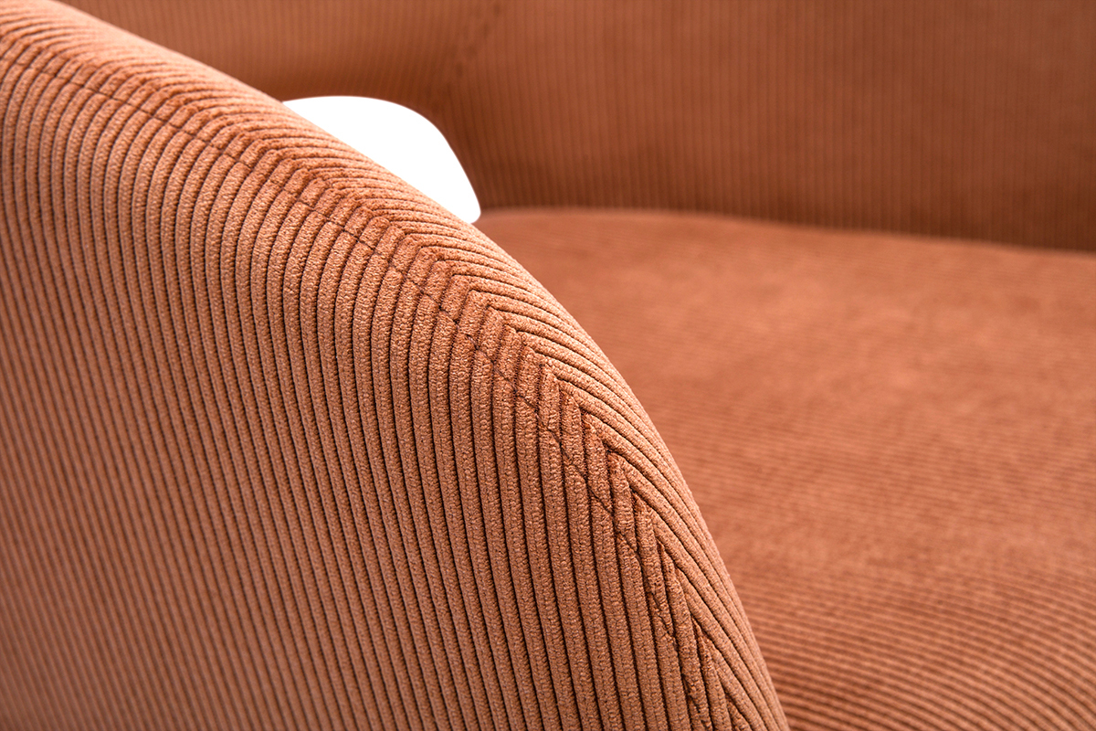 Sedia girevole 360 in velluto a coste color terra bruciata e metallo nero LAURETTE