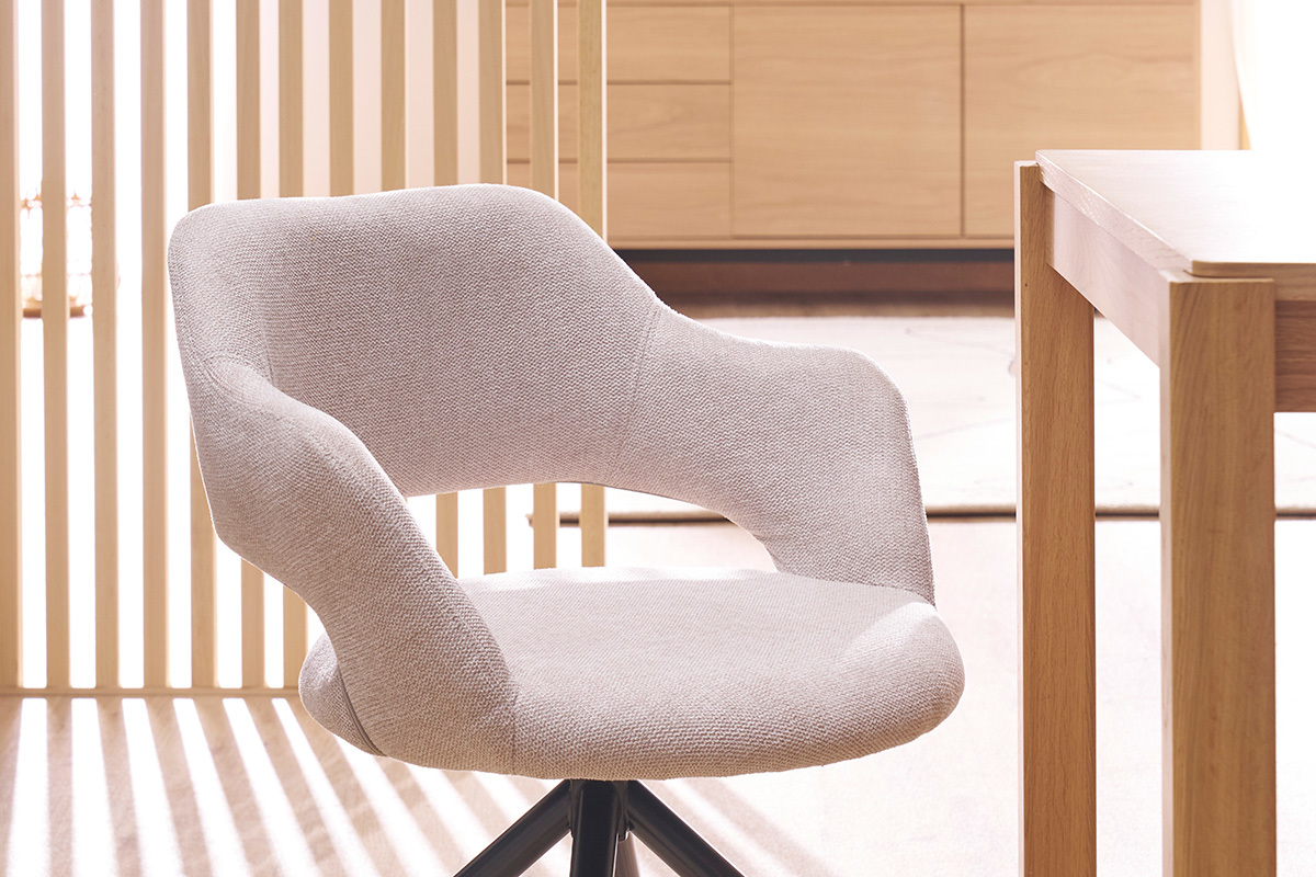 Sedia girevole a 360� in tessuto effetto velluto beige testurizzato e metallo nero JESSY