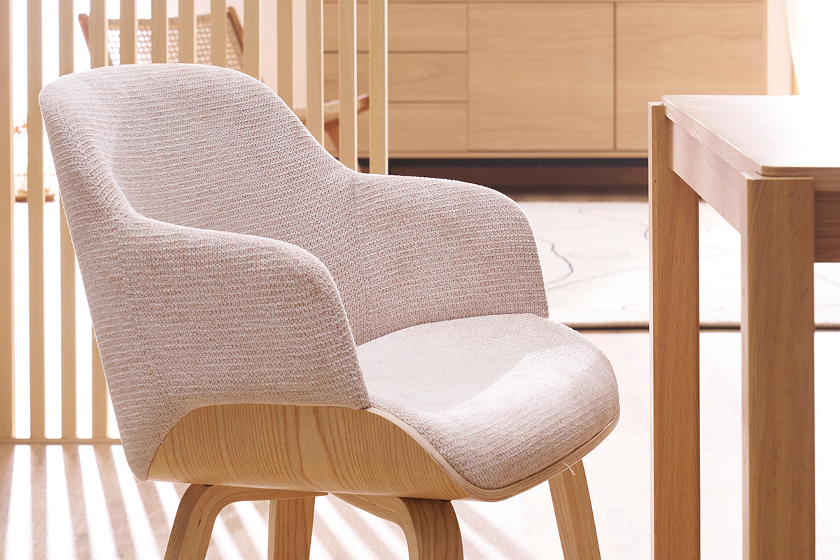 Sedia in tessuto chenille beige e legno chiaro EARL