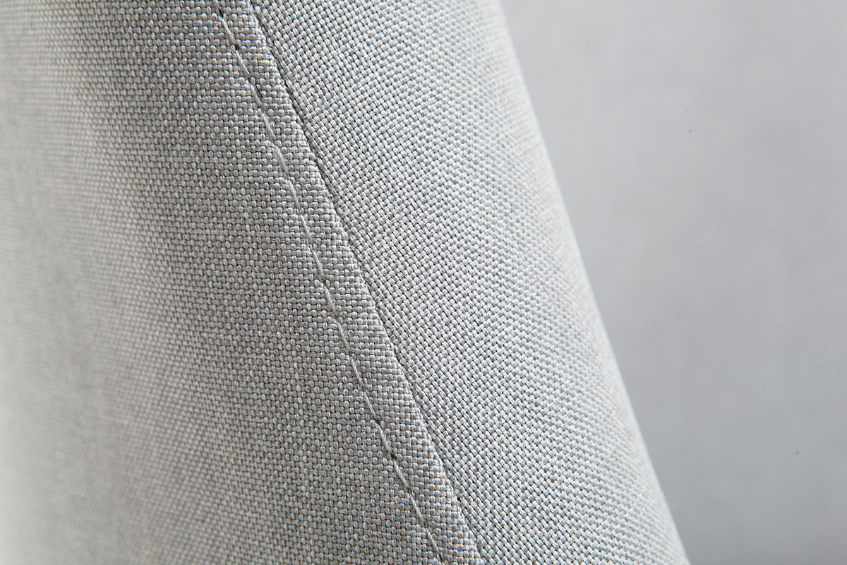 Sedia scandinava tessuto grigio piedi in legno chiaro LIV