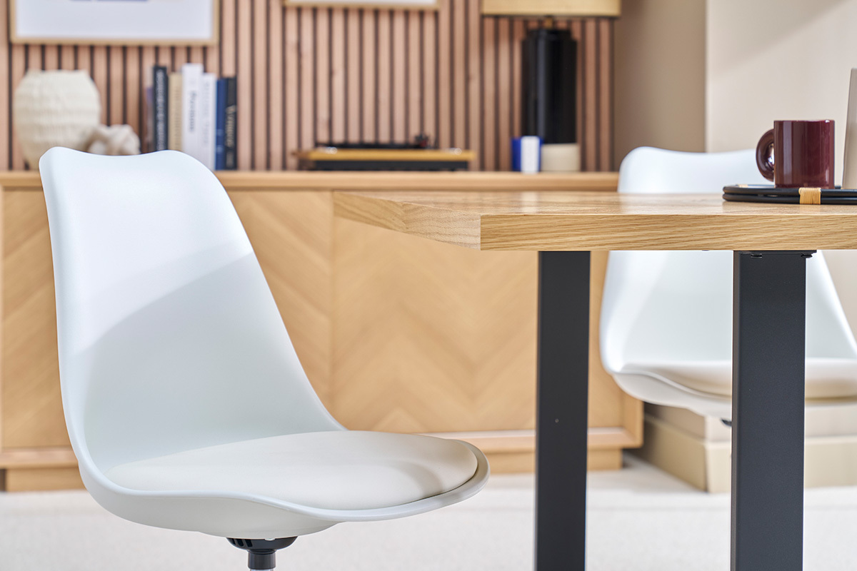 Sedia STEEVY V2 bianca opaca girevole