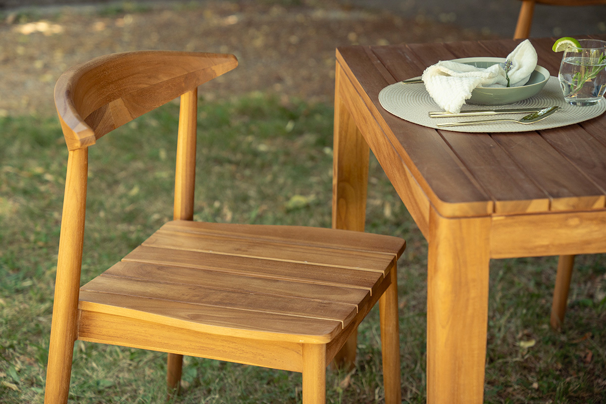 Sedie da giardino impilabili in legno massello di teak (lotto da 2) SAGARA