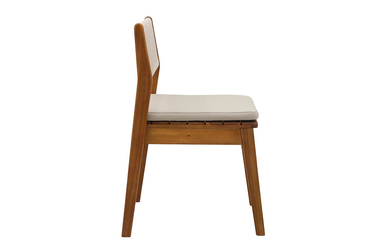 Sedia da giardino in legno massiccio e corda intrecciata, vista laterale.