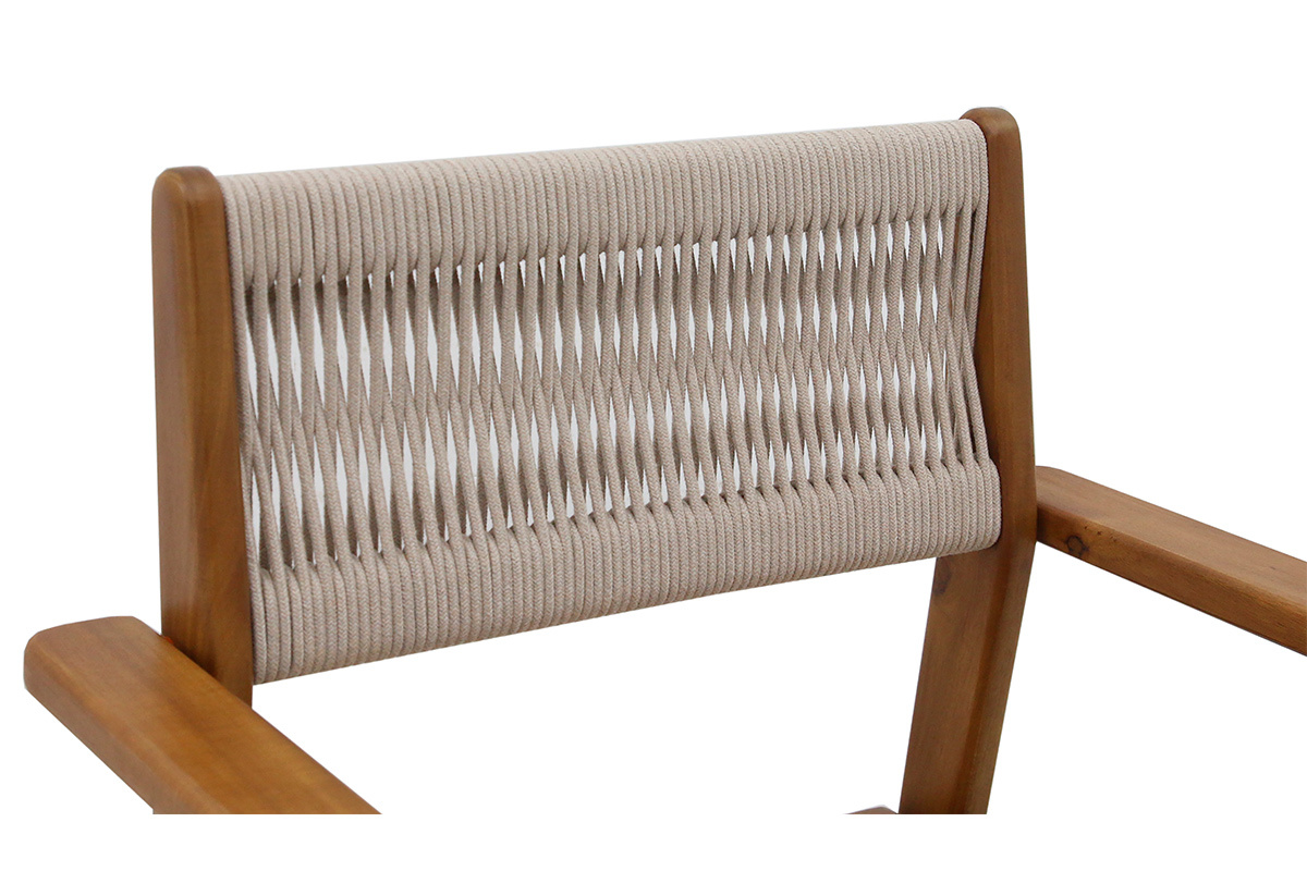 Schienale in corda intrecciata di una sedia da giardino ZEPHYR in legno massiccio.