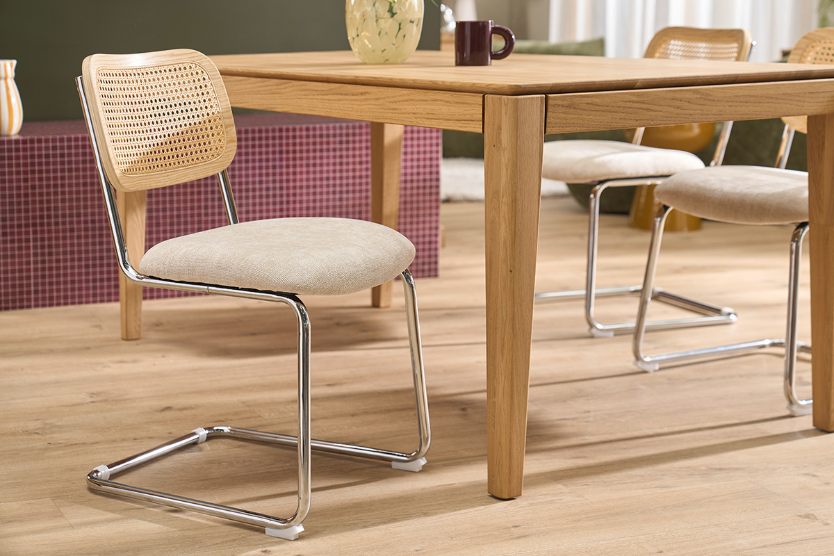 Sedie design in tessuto effetto velluto testurizzato beige, metallo cromato e rattan intrecciato (set di 2) ELECTRA