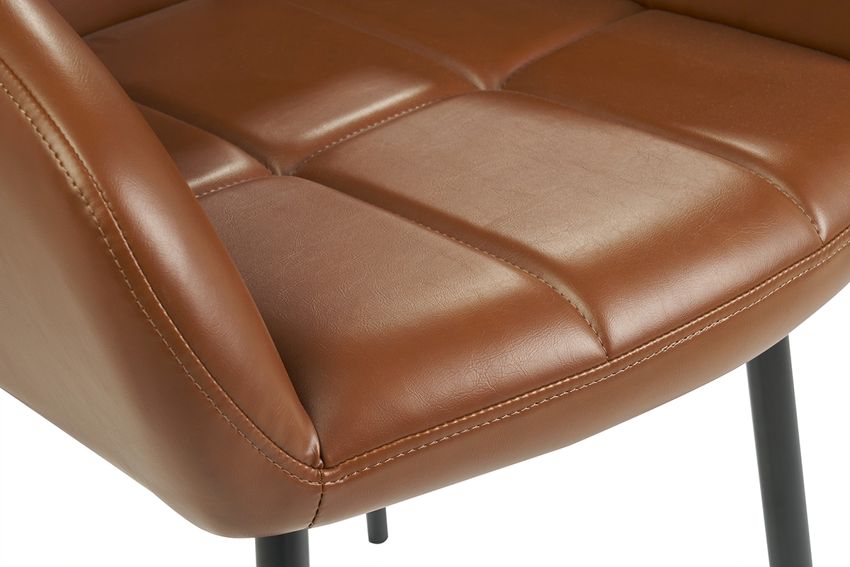 Sedie design trapuntate in poliuretano marrone e metallo nero (set di 2) MONTERO