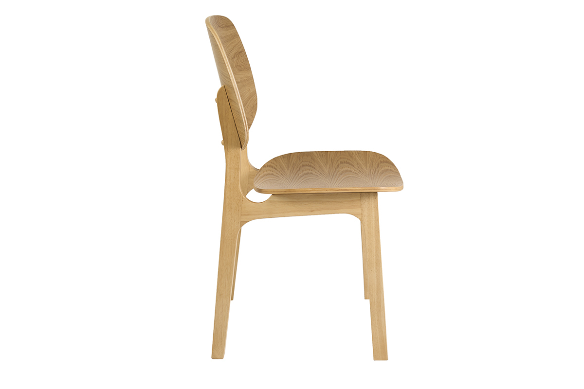 Sedia in legno chiaro di frassino vista di profilo, design scandinavo, seduta ampia e schienale curvo.
