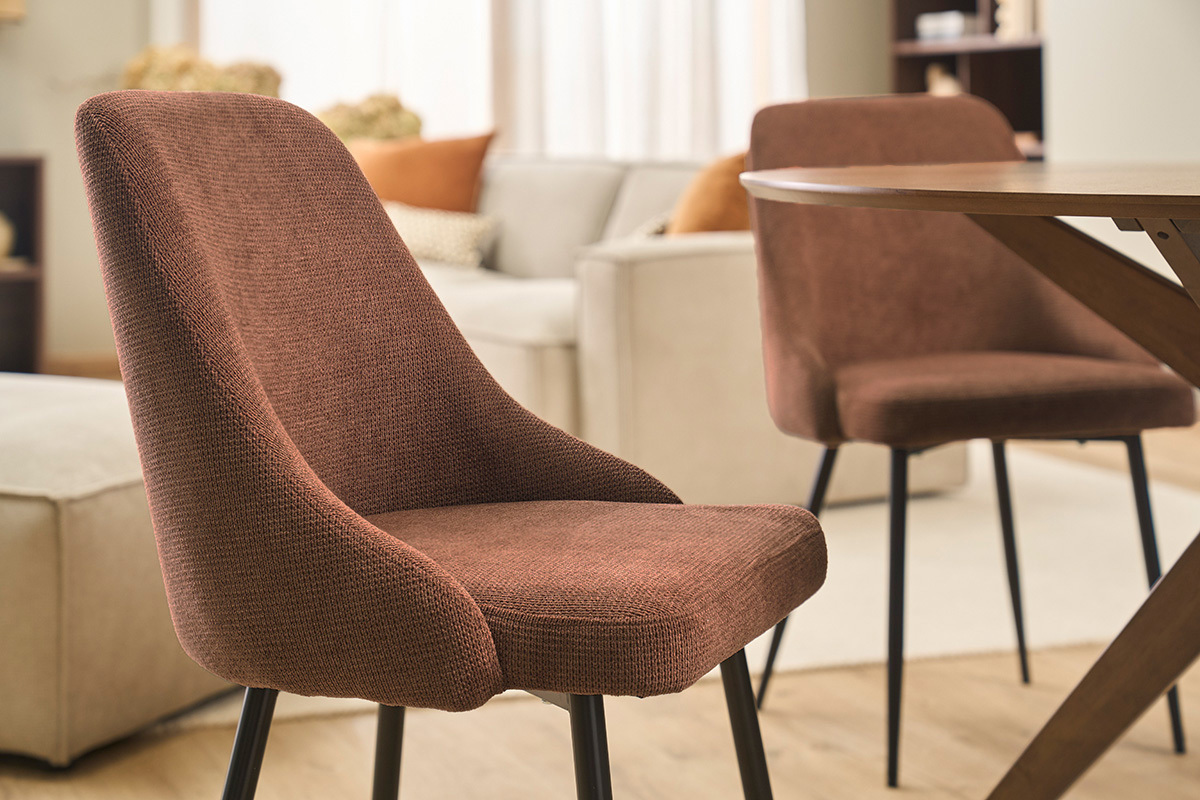 Sedie in tessuto ciniglia terra bruciata e metallo nero (set di 2) HASTA