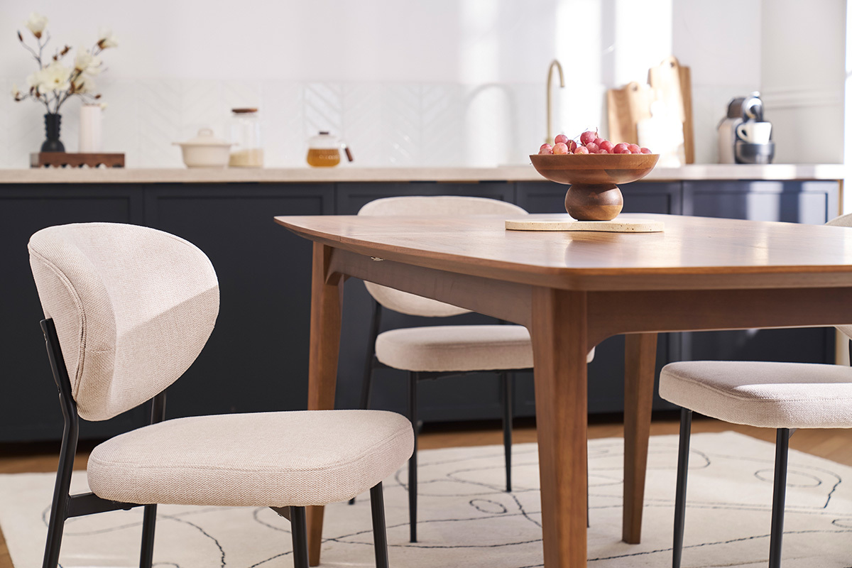 Sedie in tessuto effetto velluto texture beige e metallo nero (set di 2) BREKA