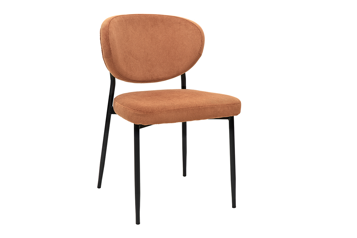 Sedia in velluto a coste terra bruciata e metallo nero vista da 3/4.