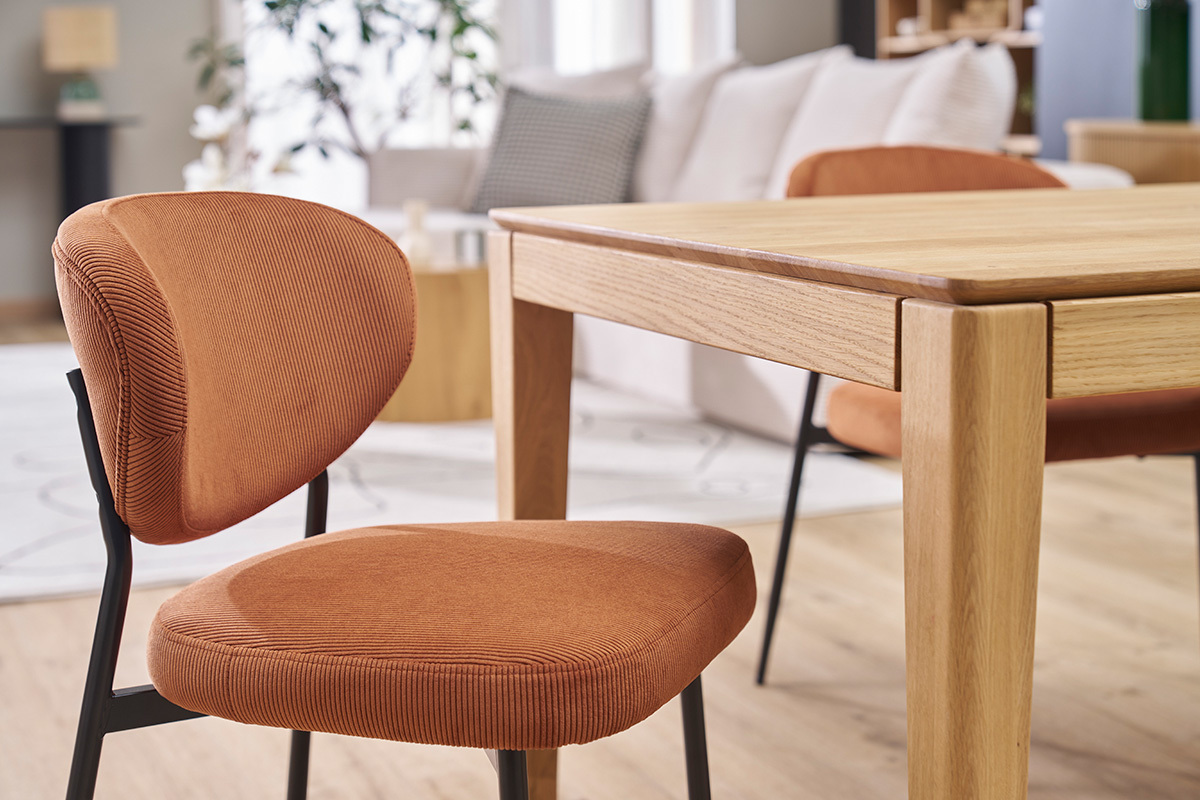 Sedie in velluto a coste color terra bruciata e metallo nero (set di 2) BREKA