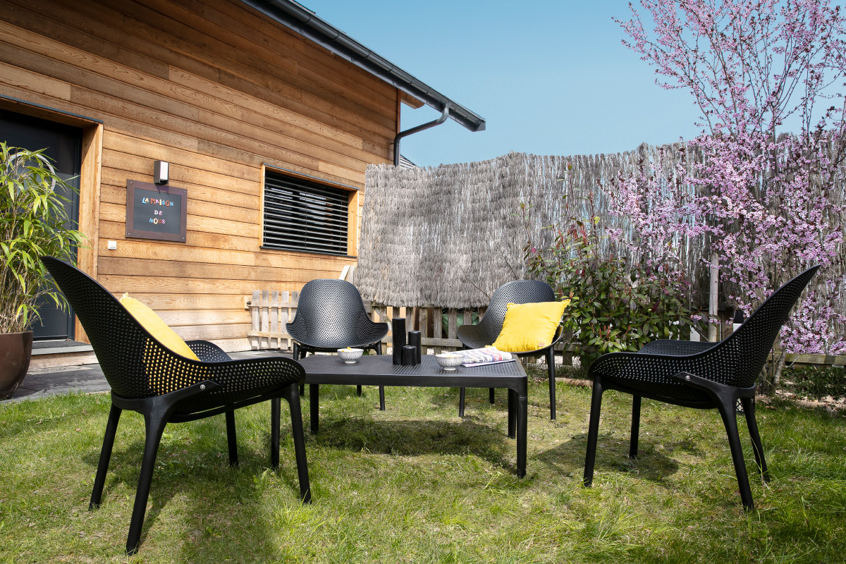 Sedie lunghe impilabili nere interno / esterno (gruppo di 4) OSKOL