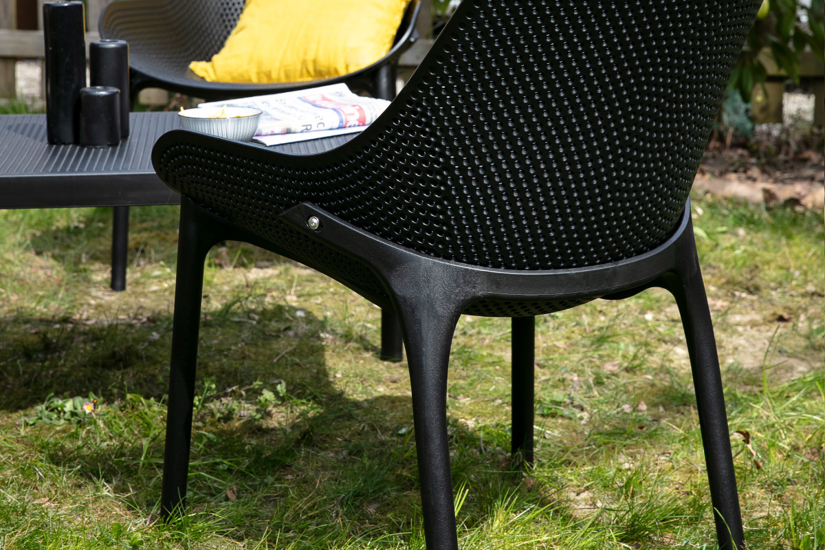 Sedie lunghe impilabili nere interno / esterno (gruppo di 4) OSKOL