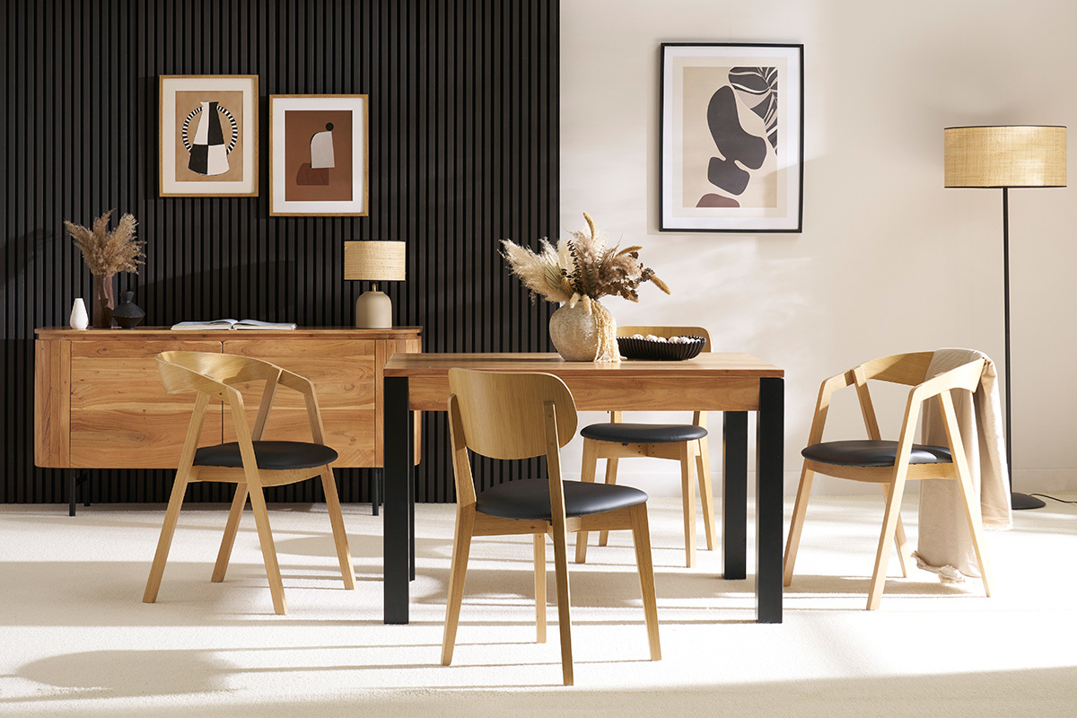 Sedie scandinave impilabili in legno chiaro massello di rovere e seduta nero (set di 2) LOVA