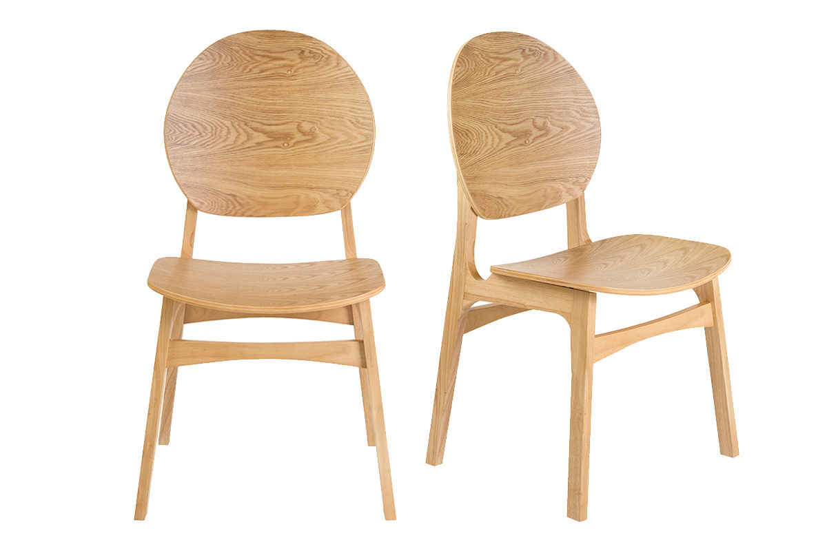 Set di 2 sedie scandinave in legno chiaro, design moderno, vista frontale.