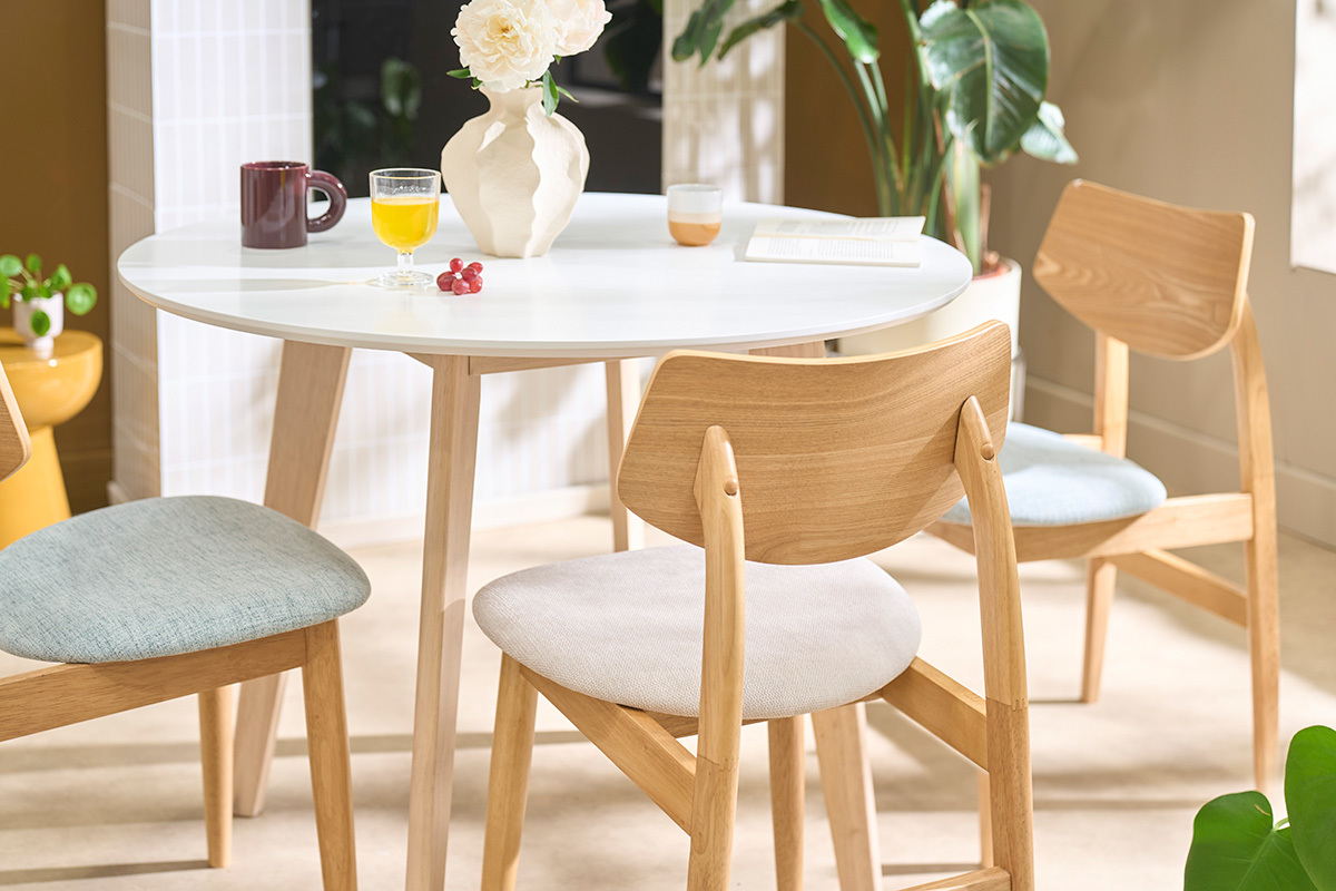 Sedie scandinave in legno chiaro e tessuto effetto velluto testurato beige (set di 2) ELION