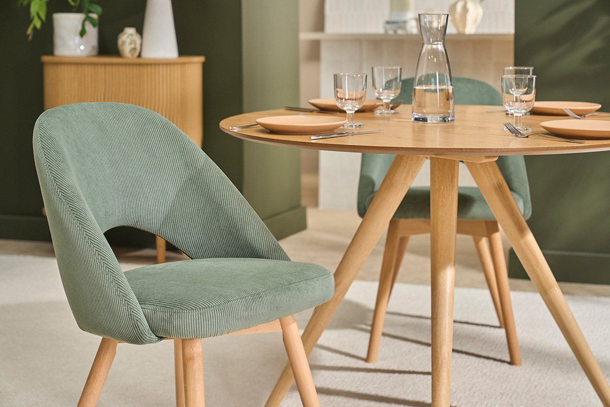 Sedie scandinave in tessuto velluto a coste verde cachi e legno chiaro (set di 2) COSETTE