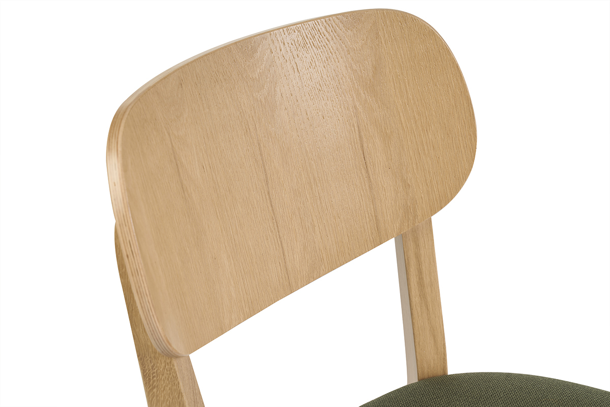 Struttura in legno chiaro e seduta in velluto testurizzato verde kaki di una sedia LUCIA vista da vicino