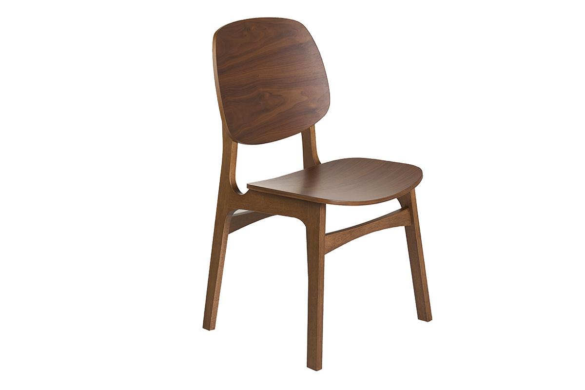 Sedia vintage in legno di noce scuro, vista tre quarti, seduta ampia e schienale sagomato.