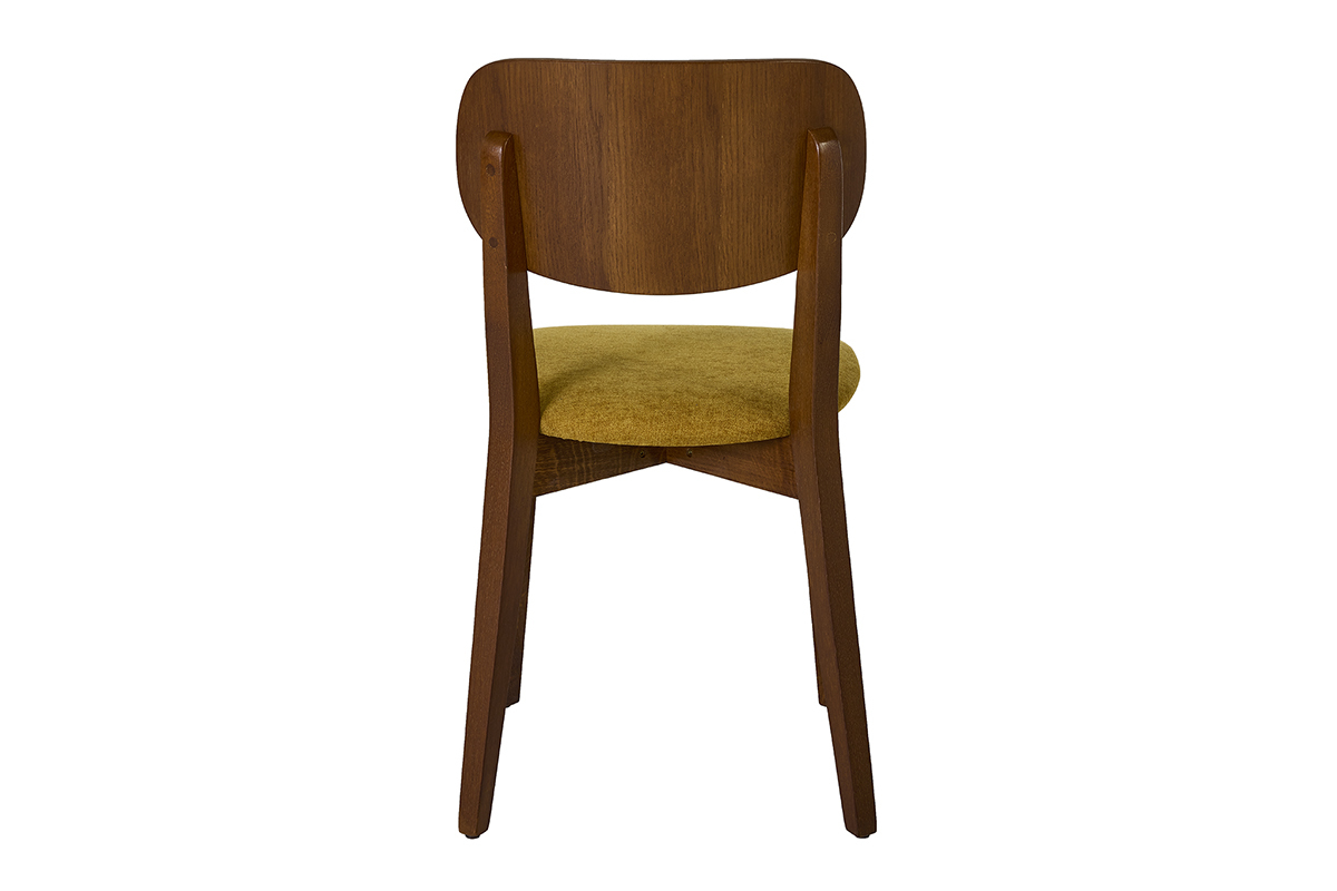 Vista posteriore di sedie vintage in legno di quercia scuro con seduta in velluto giallo senape.