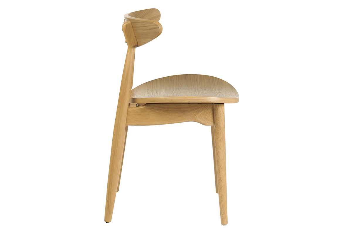 Sedia scandinava in legno chiaro vista di profilo, con un design essenziale e curve curate.