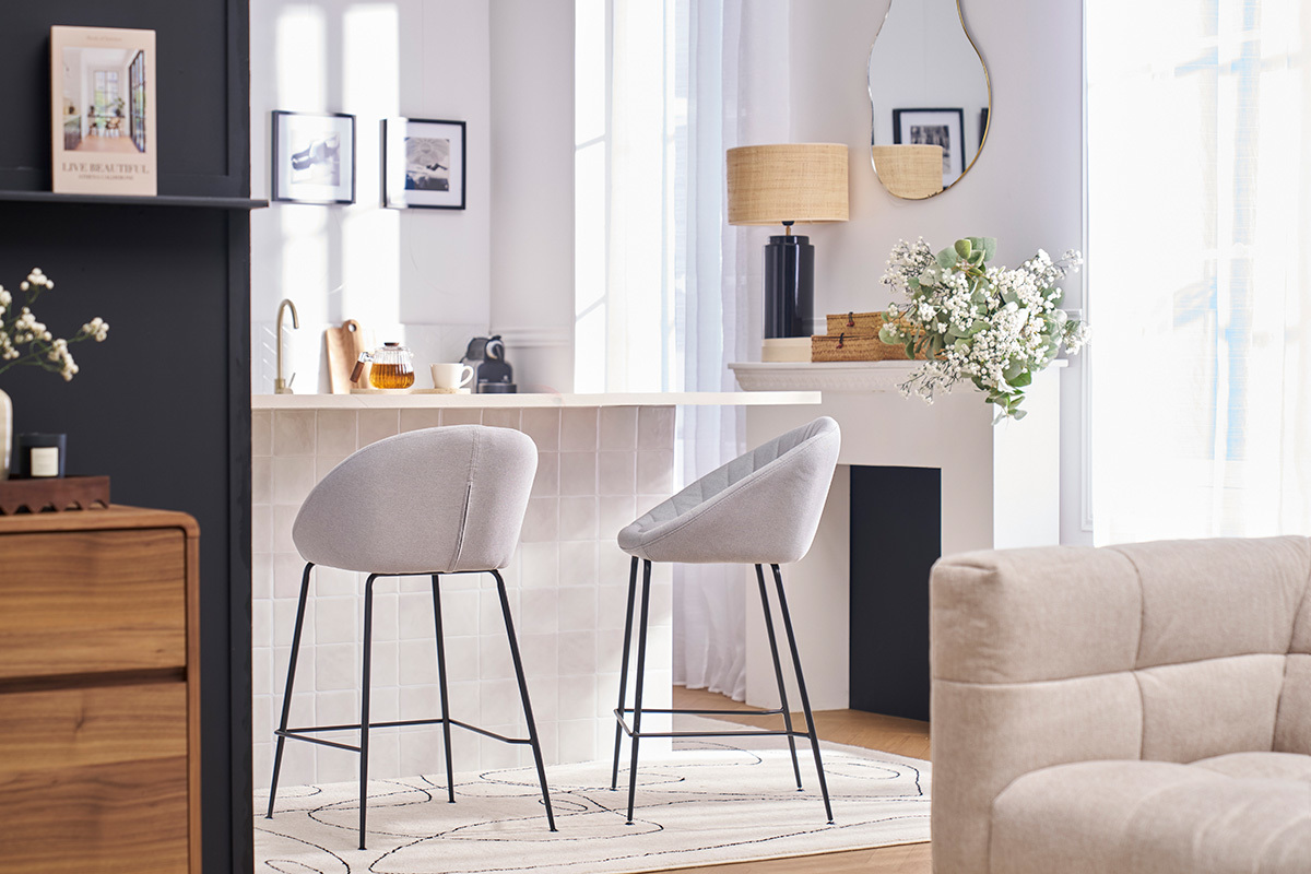 Set di 2 sgabelli da bar design tessuto grigio chiaro 65 cm SHERU