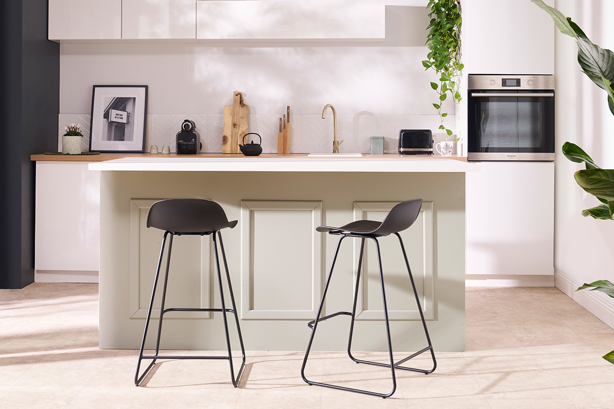 Set di 2 sgabelli da bar sedile nero base nero H65 cm ELLA