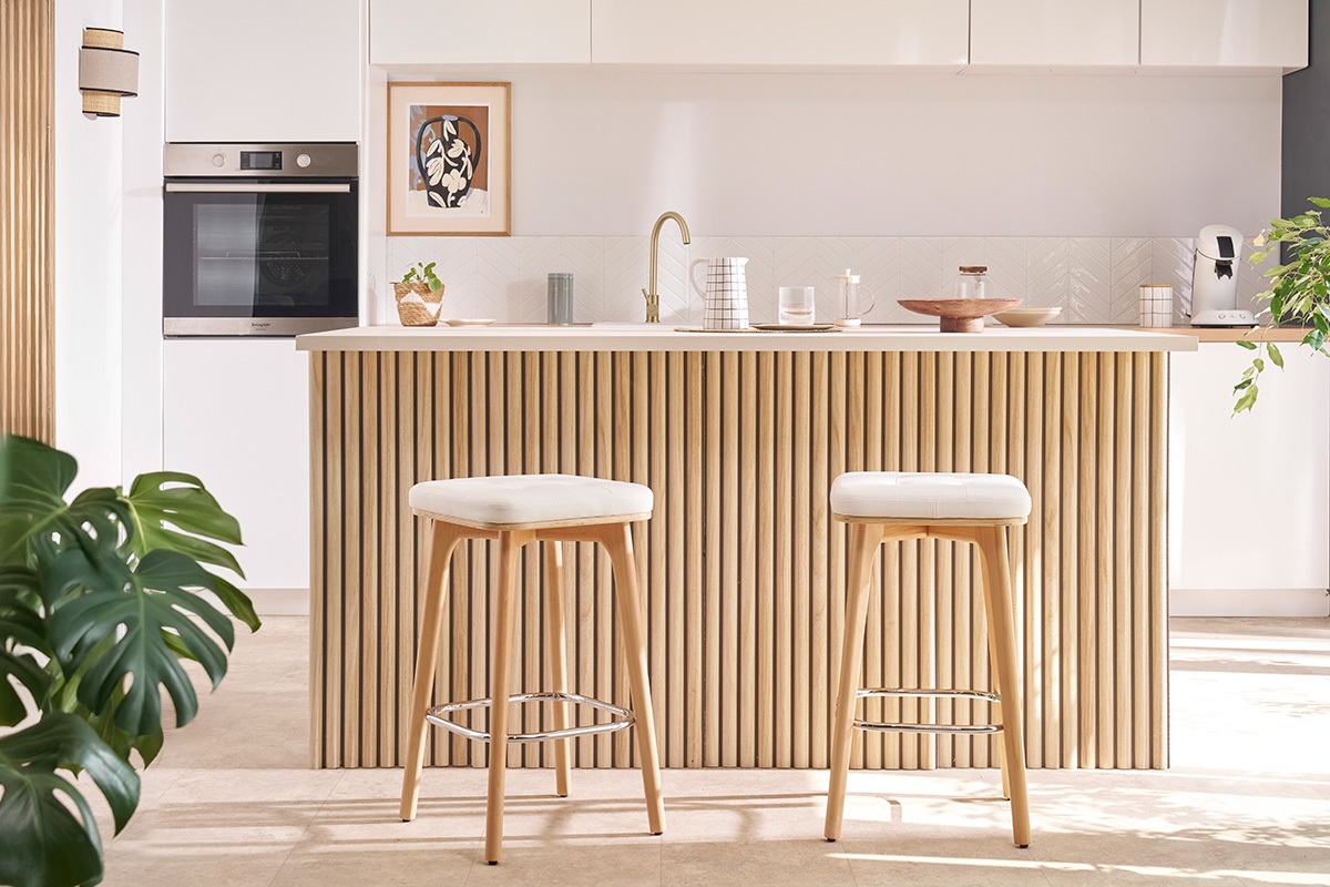 Sgabelli da bar bianco e legno chiaro 65 cm (set di 2) GRAMMA