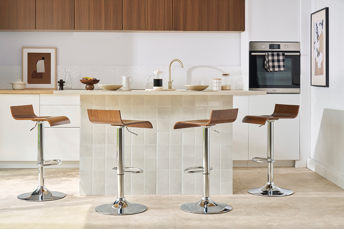Sgabelli da bar design legno scuro noce e acciaio cromato (set di 2) SURF V2