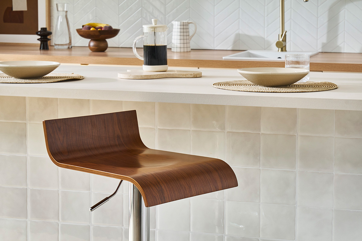 Sgabelli da bar design legno scuro noce e acciaio cromato (set di 2) SURF V2