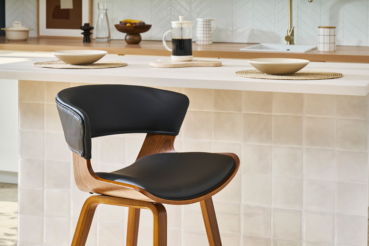 Sgabelli da bar design nero e legno scuro H65 cm (set di 2) SYRAH