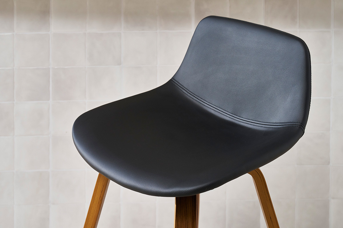 Sgabelli da bar design nero e noce H65 cm (set di 2) NONIE