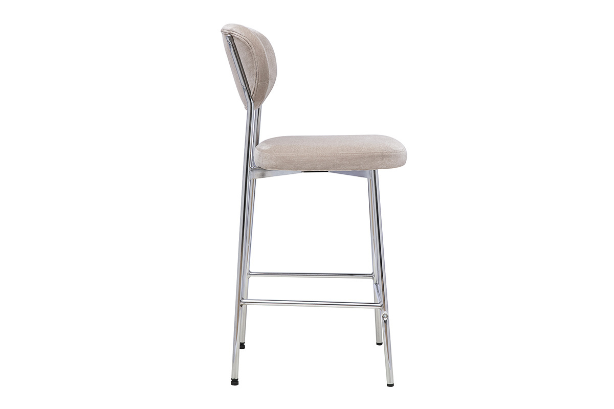 Sgabello da bar fisso in tessuto effetto velluto tortora vista di profilo, H65 cm e base in metallo nero.