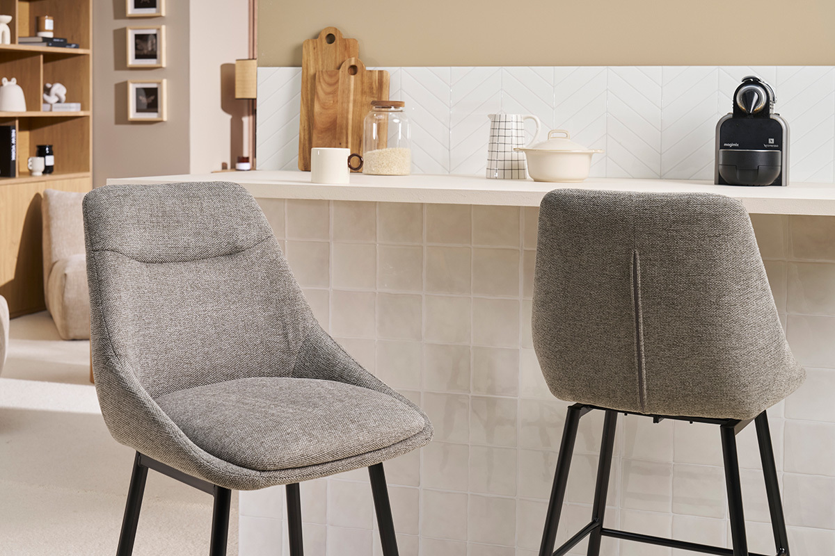 Sgabelli da bar girevoli a 360 in tessuto effetto velluto grigio testurato e metallo H66 cm (set di 2) ALESS