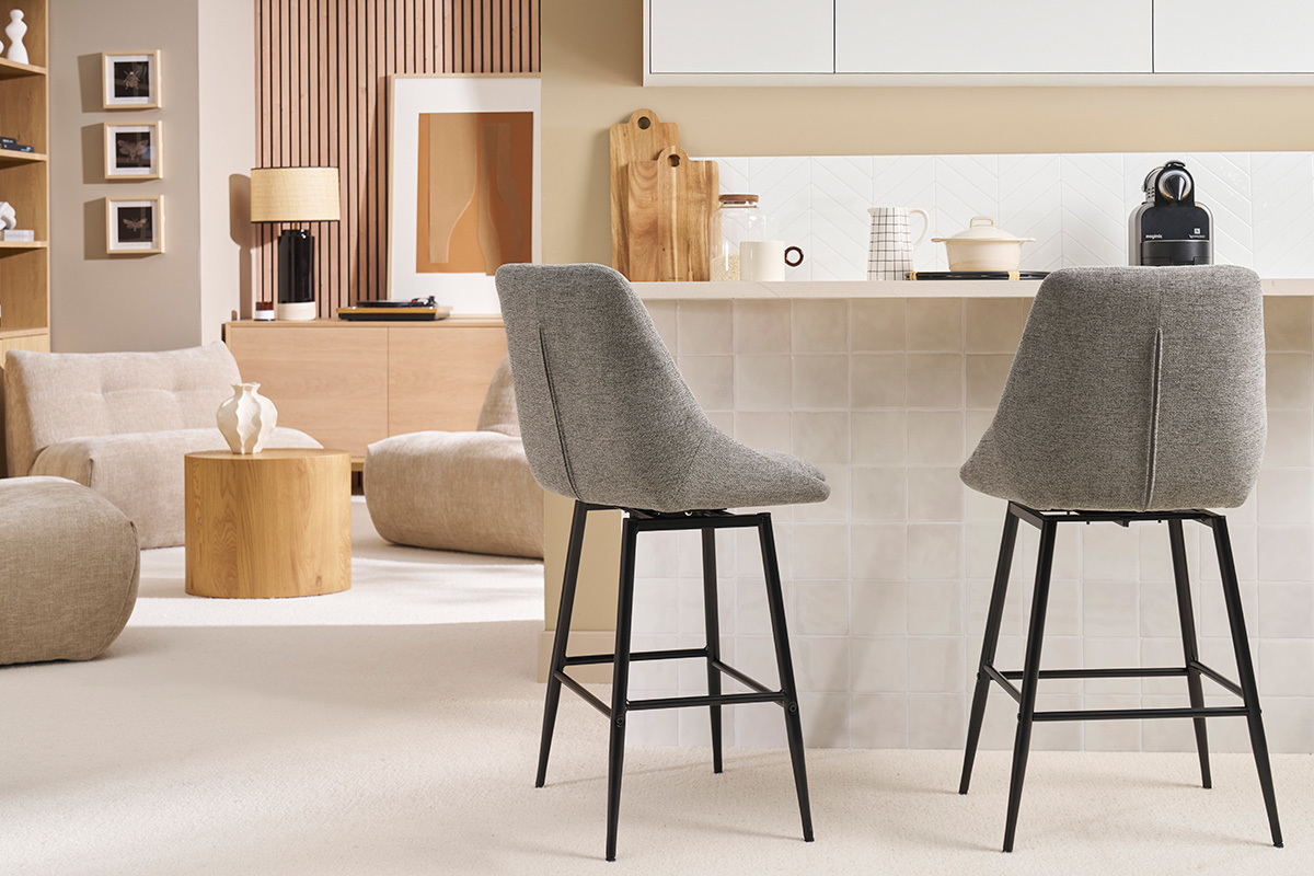 Sgabelli da bar girevoli a 360 in tessuto effetto velluto grigio testurato e metallo H66 cm (set di 2) ALESS