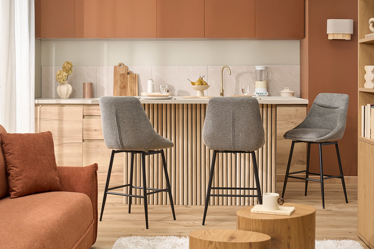 Sgabelli da bar girevoli a 360� in tessuto effetto velluto grigio testurato e metallo H66 cm (set di 2) ALESS