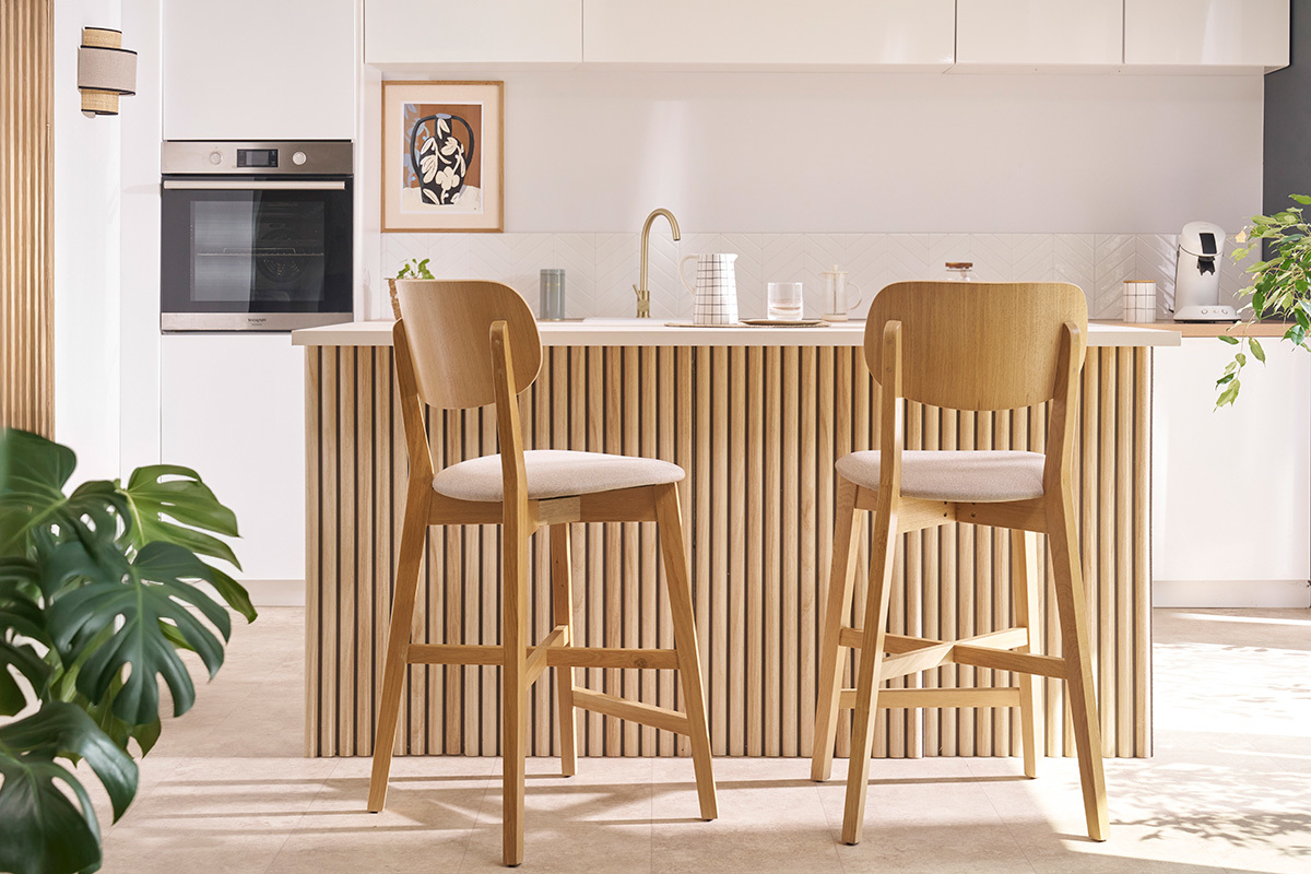 Sgabelli da bar in legno chiaro rovere e tessuto effetto velluto color terracotta H65 cm (set di 2) LUCIA