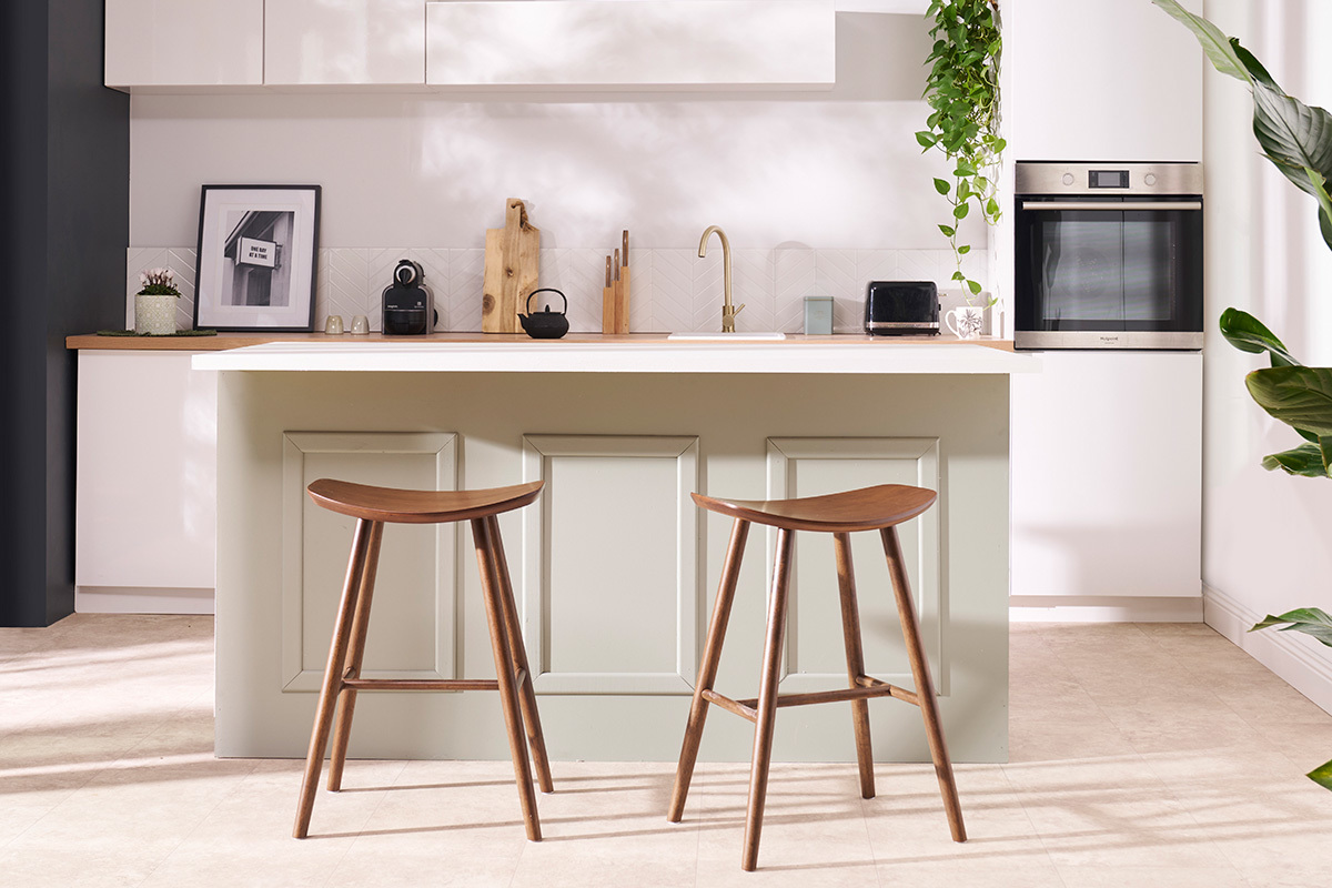 Sgabelli da bar in noce H65 cm (set di 2) DEMORY