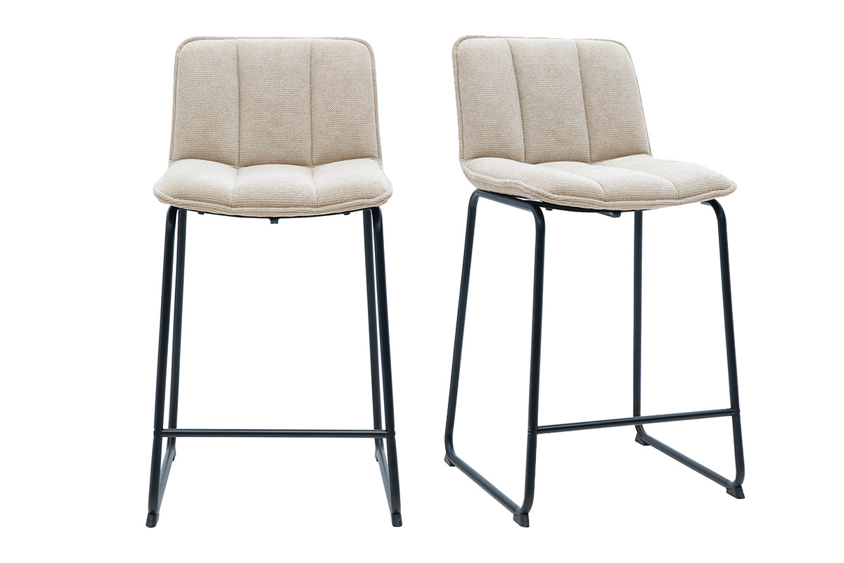 Sgabelli da bar in tessuto chenille beige e metallo nero, vista frontale, set da 2, altezza H65,6 cm.