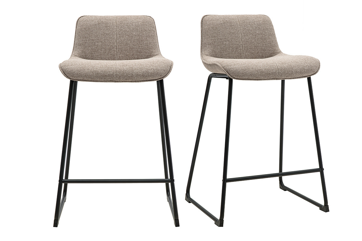Due sgabelli da bar in tessuto color talpa, con gambe nere, vista frontale.