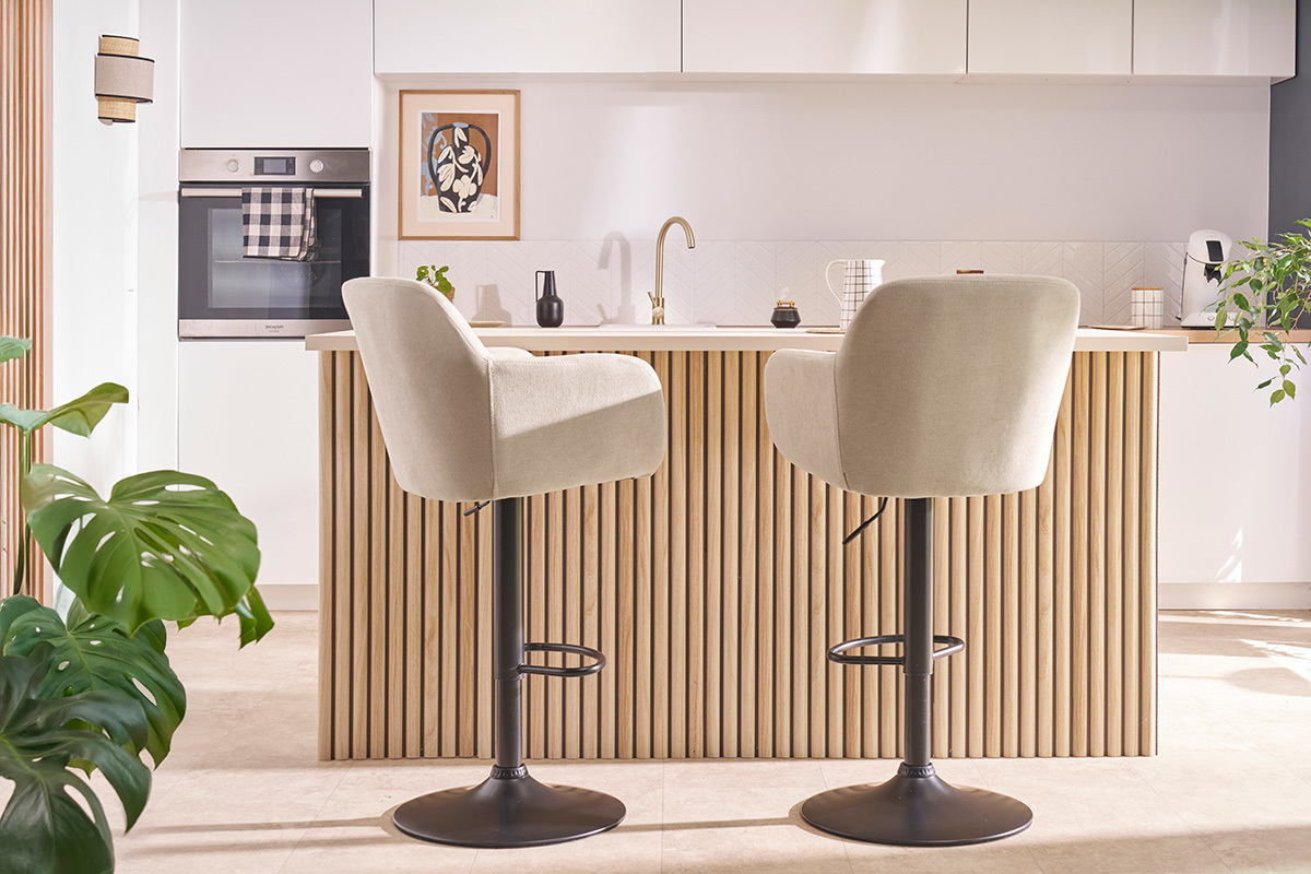 Sgabelli da bar regolabili tessuto effetto velluto beige e metallo (set di 2) AMIKA