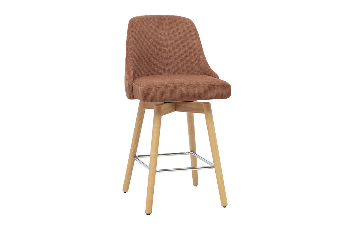 Sgabello da bar scandinavo girevole a 360� in tessuto chenille color terra bruciata con base in legno di faggio, H65 cm.