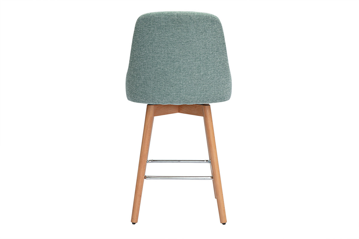 Sgabello scandinavo verde celadon, vista posteriore, gambe in legno, poggiapiedi in metallo.