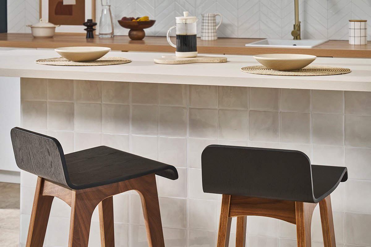 Sgabelli da bar scandinavi noce e nero H65 cm (set di 2) BALTIK